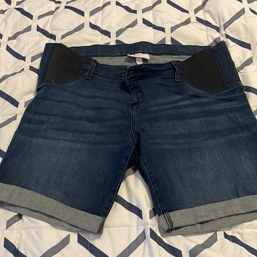 Maternity shorts